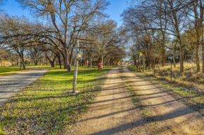 The Almond @ Mendelbaum Winery Guest Cabins